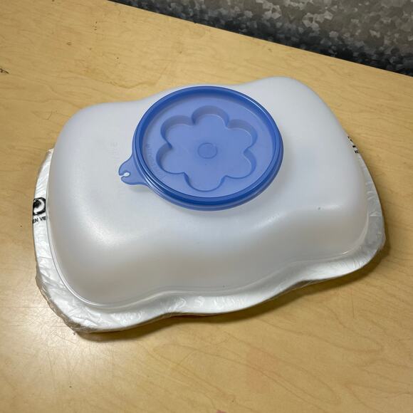 New Tupperware Blue Gel-It-All Gelatin Mold - 4 Pieces - Brand New with Recipes - Picture 2 of 5